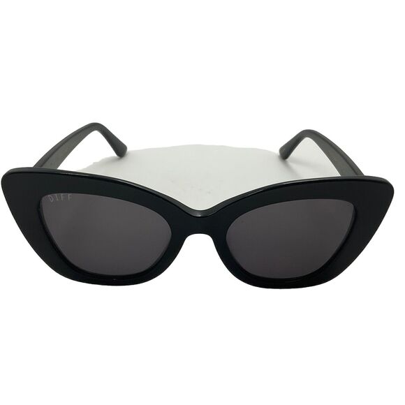 Diff’s Women’s Sunglasses Cat eye (LOT OF 2) Black Polarized Grey Lenses main image 4